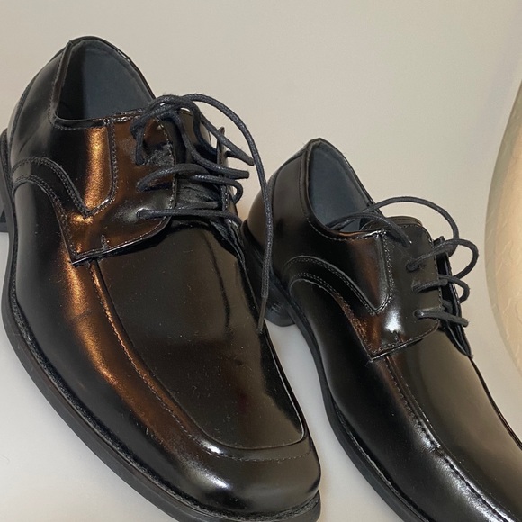 Dress shoes - Picture 3 of 4